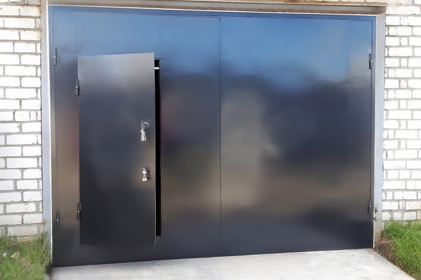 Гаражные ворота с калиткой Гаражные ворота с калиткой